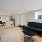 Practical Basement With Comforts Close To Centre Appartamento *