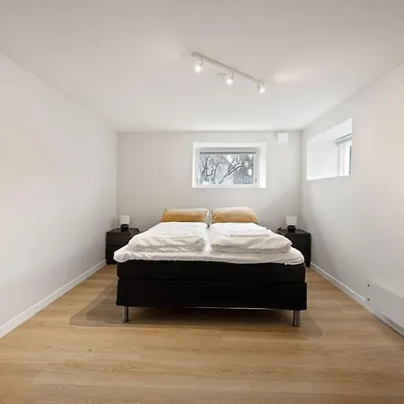 Practical Basement With Comforts Close To Centre * Stavanger