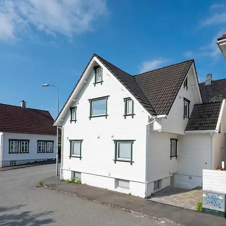 Appartamento Practical Basement With Comforts Close To Centre