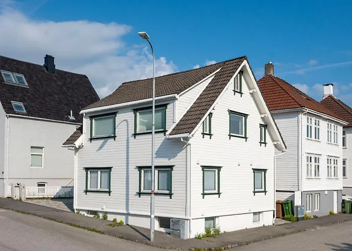 Leilighet Practical Basement With Comforts Close To Centre
